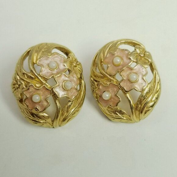Vintage Pink Enamel and Gold Tone Oval Flower Stud Earrings, Retro 80s 90s Style - Picture 2 of 6